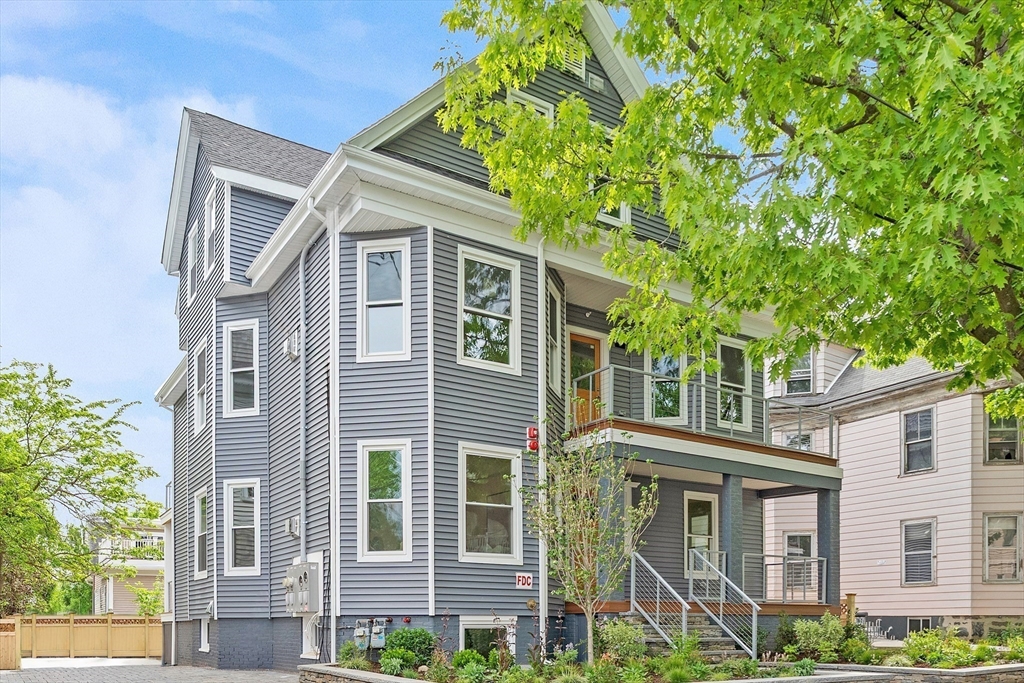 12 Foskett St #3 in Somerville