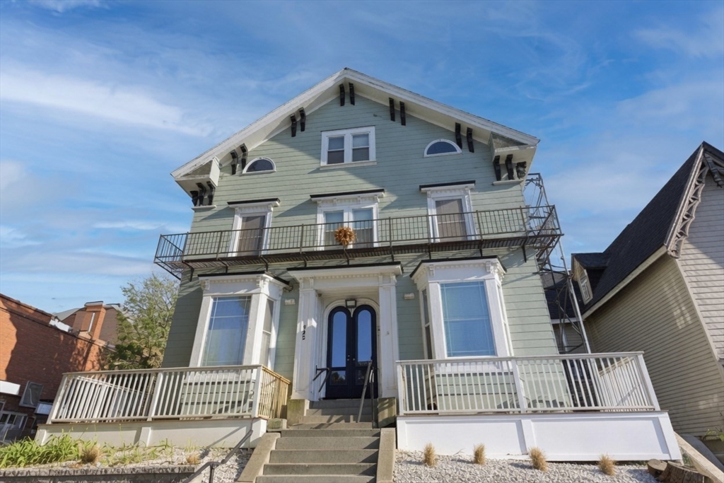 142 Dorchester Street in Boston