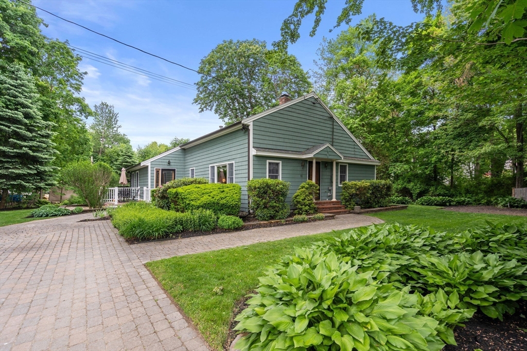 18 Ivy Rd in Littleton