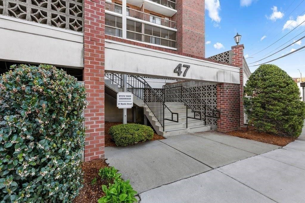 47 Mystic St #3F in Arlington