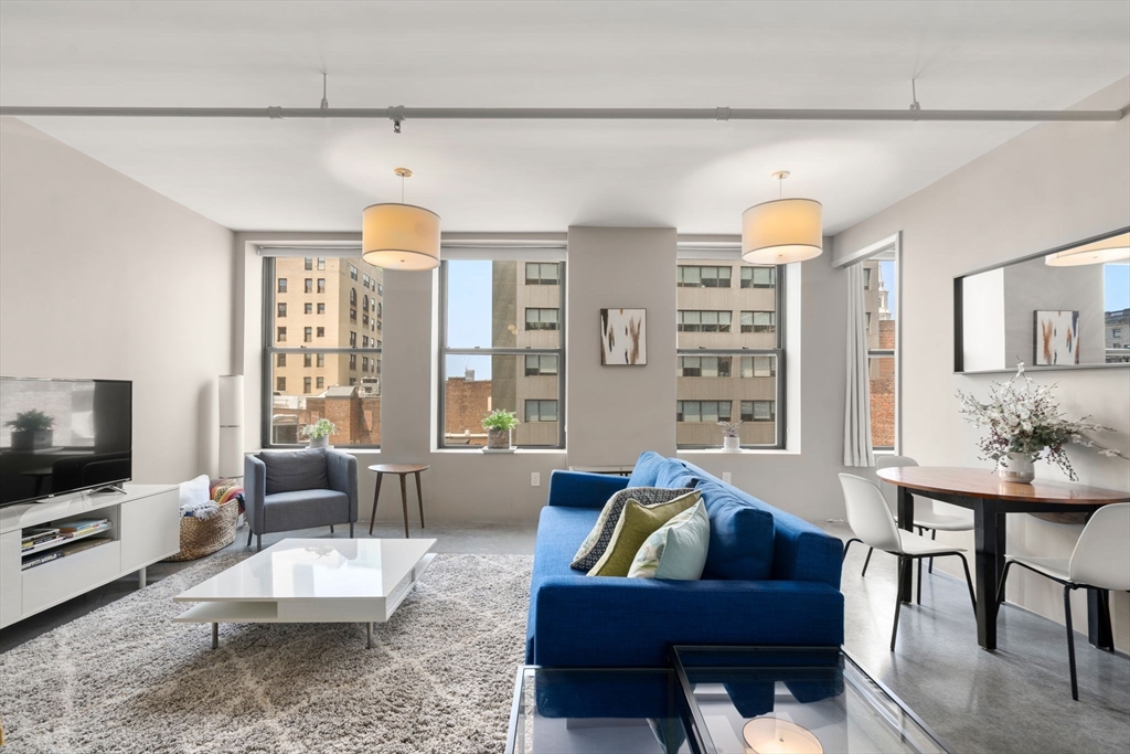 453 Washington St #7E in Boston