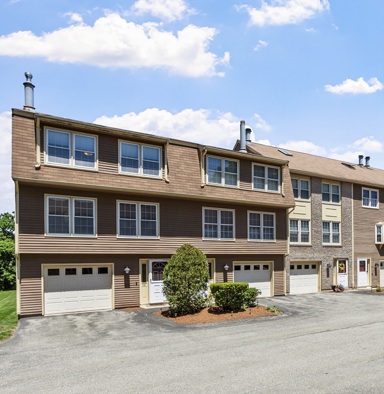 52 Heritage Dr #52 in Tewksbury