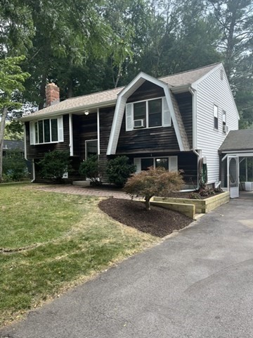 35 Mc Keon Drive in North Attleboro