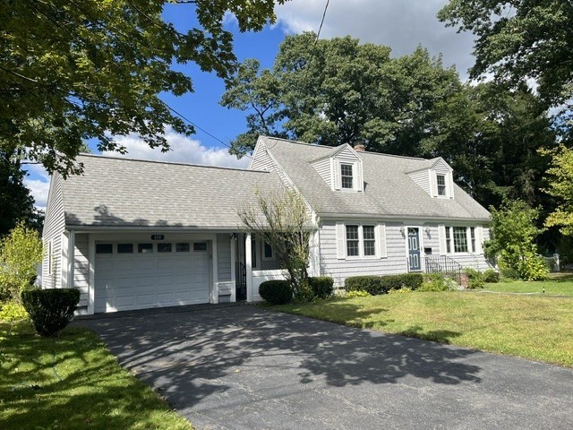 110 Longmeadow Dr in Lowell