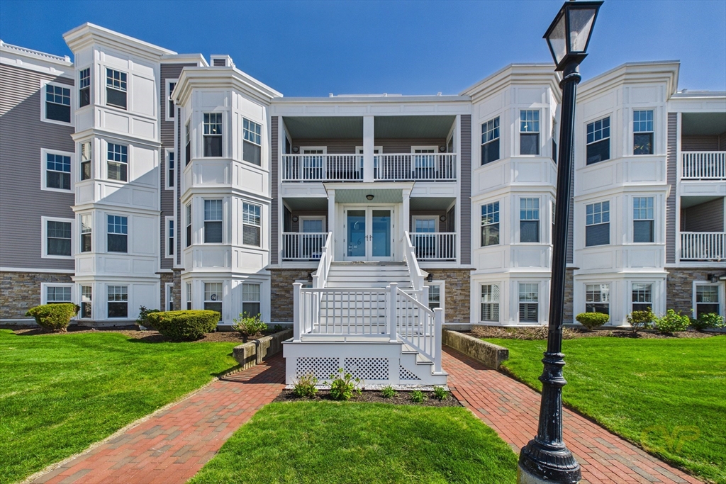 15 Park Ave #211 in Hull