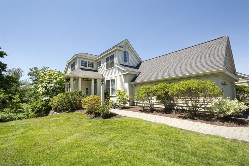 53 Carriage Hill #53 in Southborough