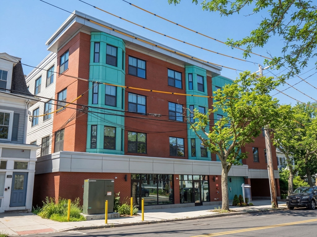 1151 Walnut #302 in Newton Highlands