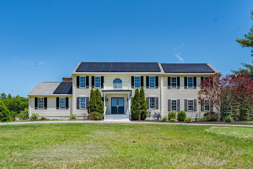 27 Charles Ave in Uxbridge