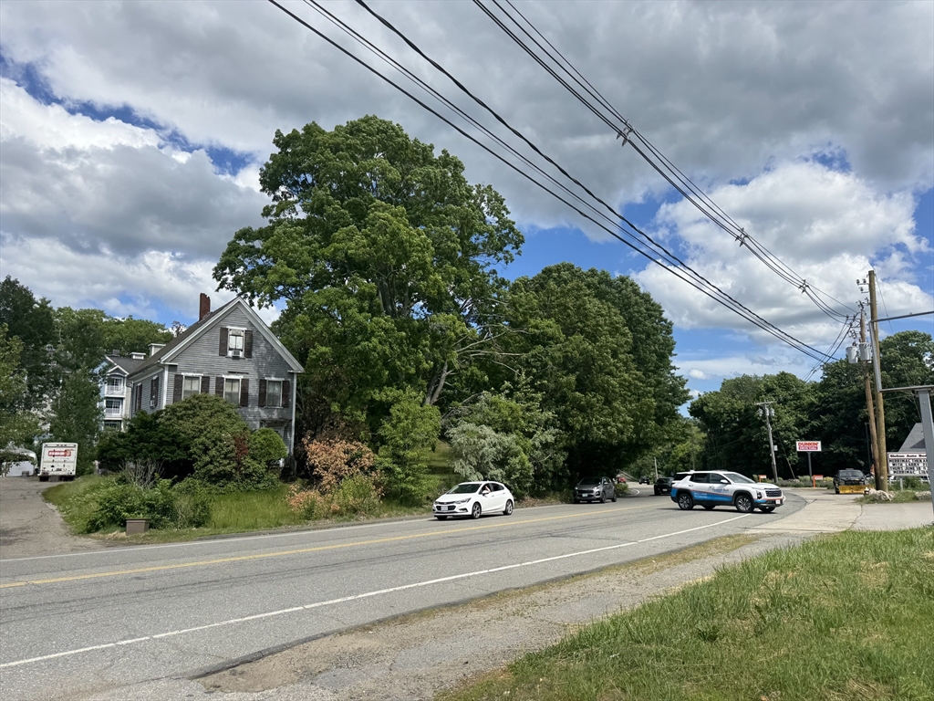21 Broad St in Merrimac