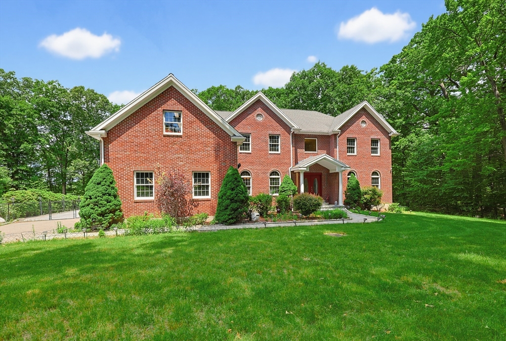 23 Goodnow Lane in Framingham