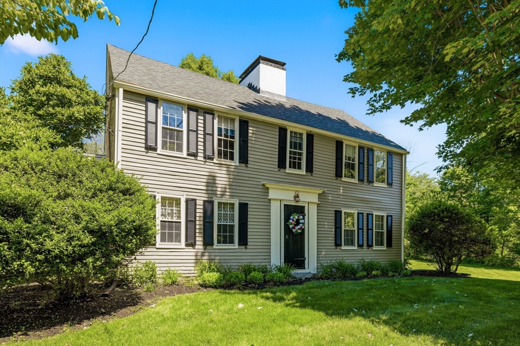 100 Turkey Hill Road in Newburyport