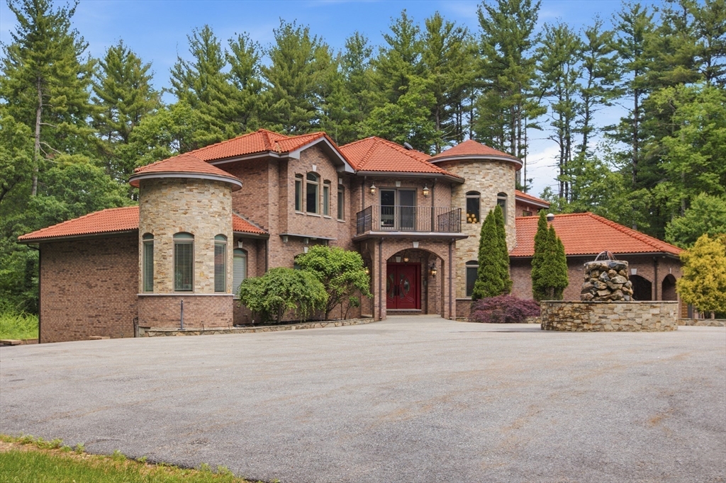 8 JANICE AVE in North Reading