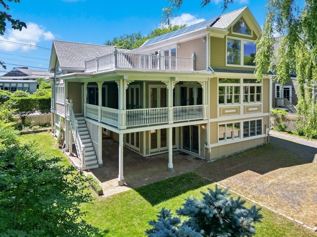 174 Willow Rd in Nahant