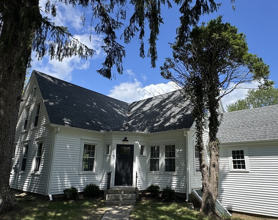 159 county st in Lakeville