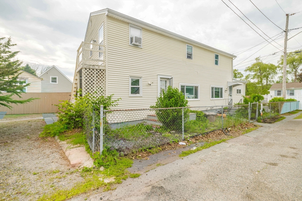 2078 Palmer St in Dighton