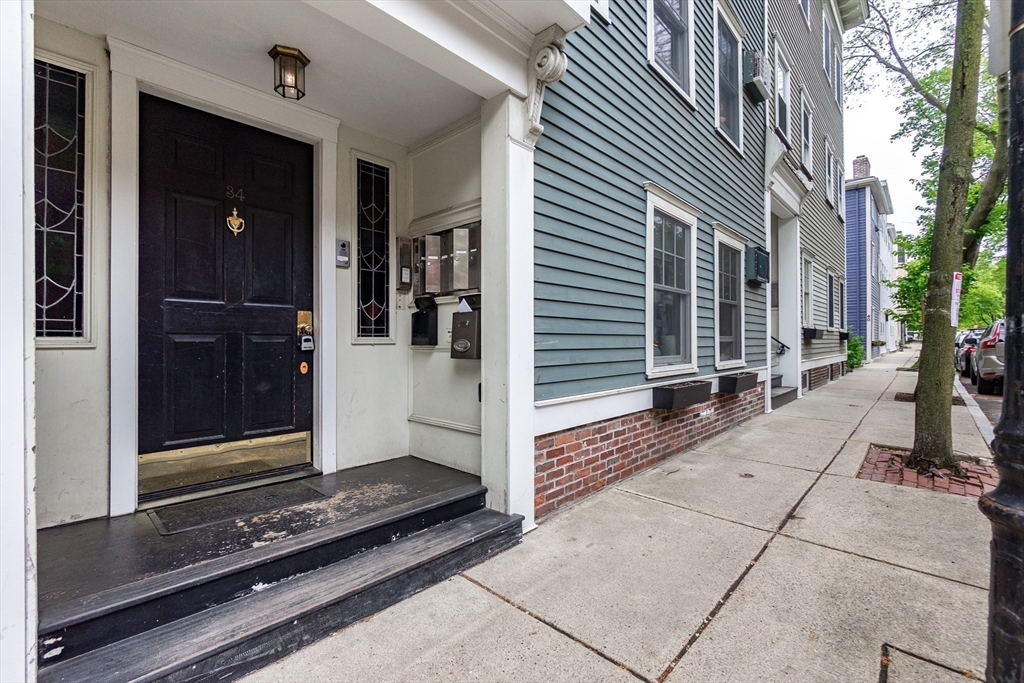 34 Washington St #1A in Charlestown