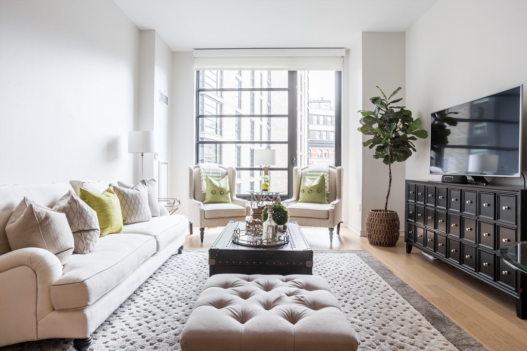 580 Washington St #812 in Boston
