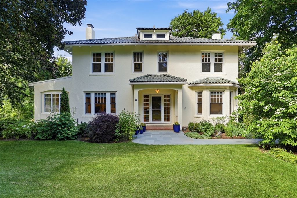 6 Oakmount Circle in Lexington