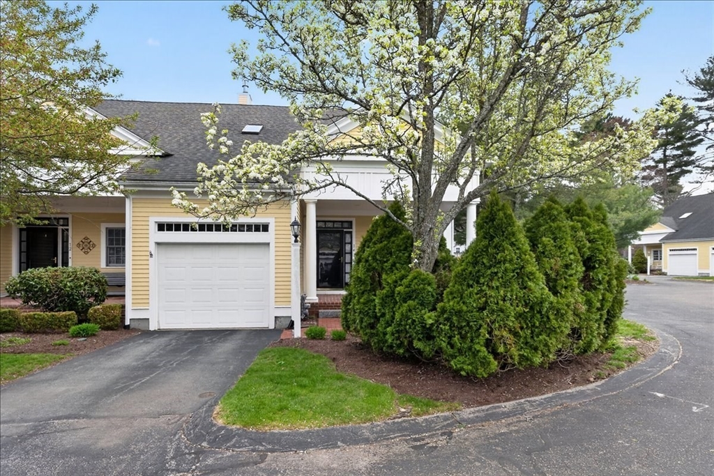14 Whiting Ln in Hingham