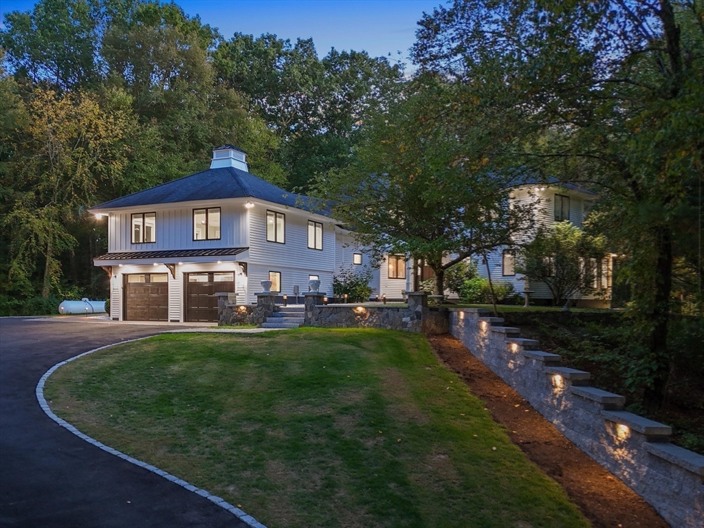 169 Scotland Rd in Newbury