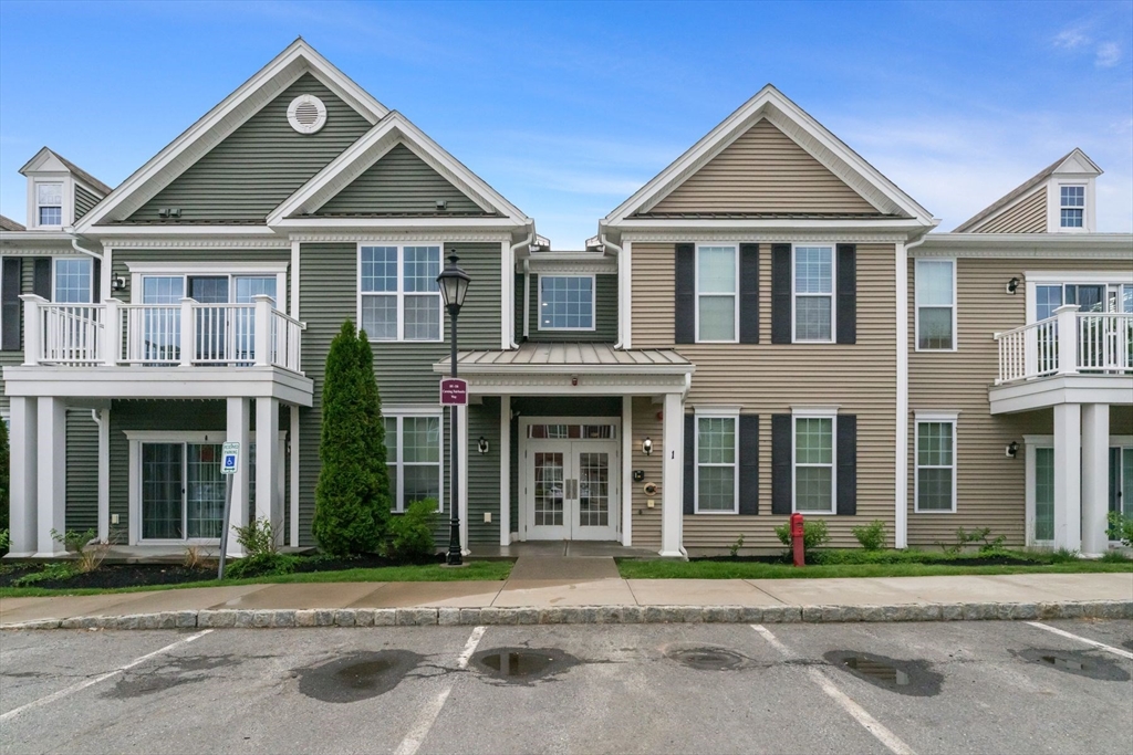 113 Corning Fairbanks Way #113 in Westborough