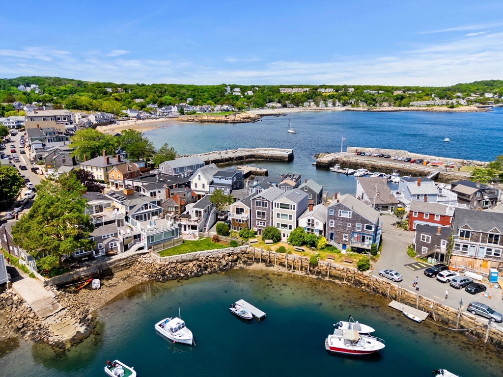 15 High St #D in Rockport