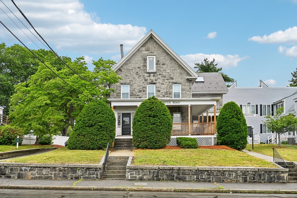 325 Mammoth Rd #3 in Lowell