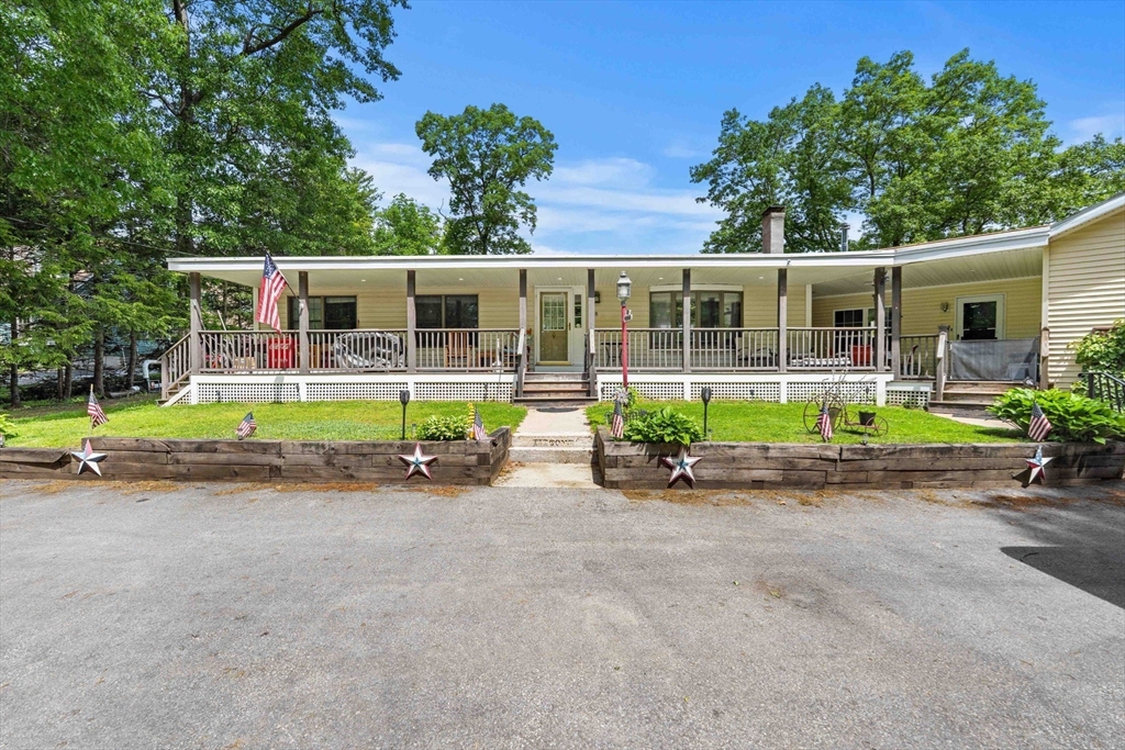 25 Beacon St in Amesbury