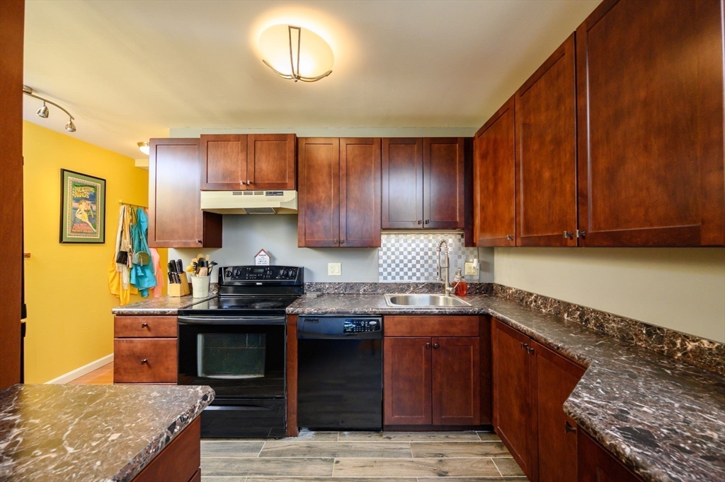 96 Old Colony Ave #304 in East Taunton