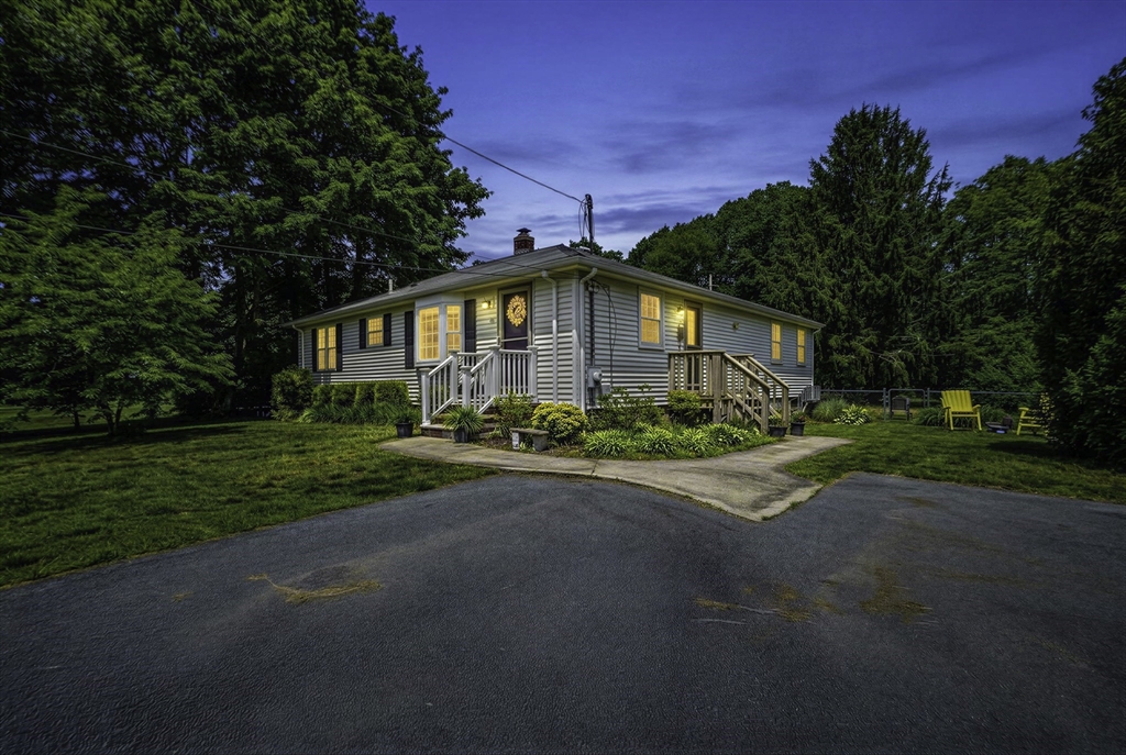 58 Wedgewood Dr in Holliston
