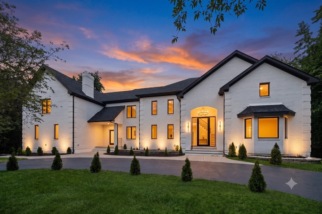15 Somerset Drive in Andover