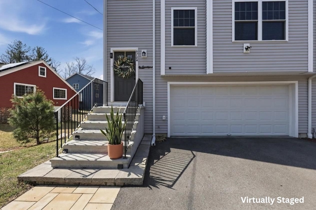 670A Burncoat St #A in Worcester