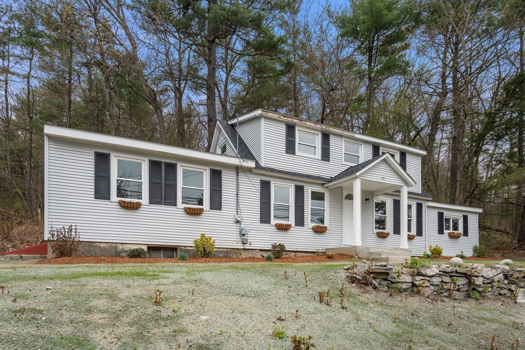 78 Pleasant St in Grafton