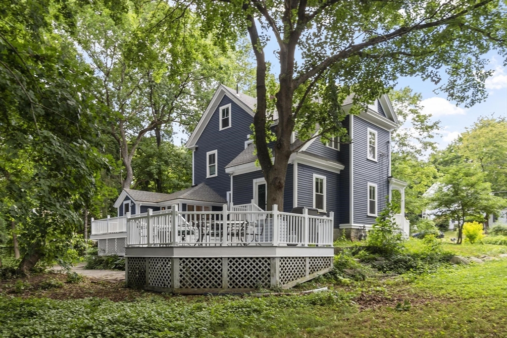 30-32 Concord Rd in Acton