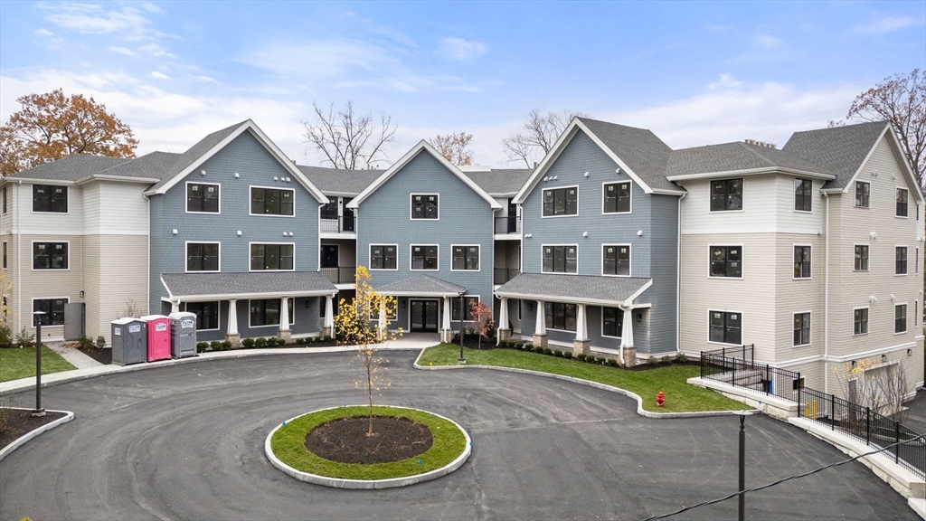 16 Stearns Rd #304 in Wellesley