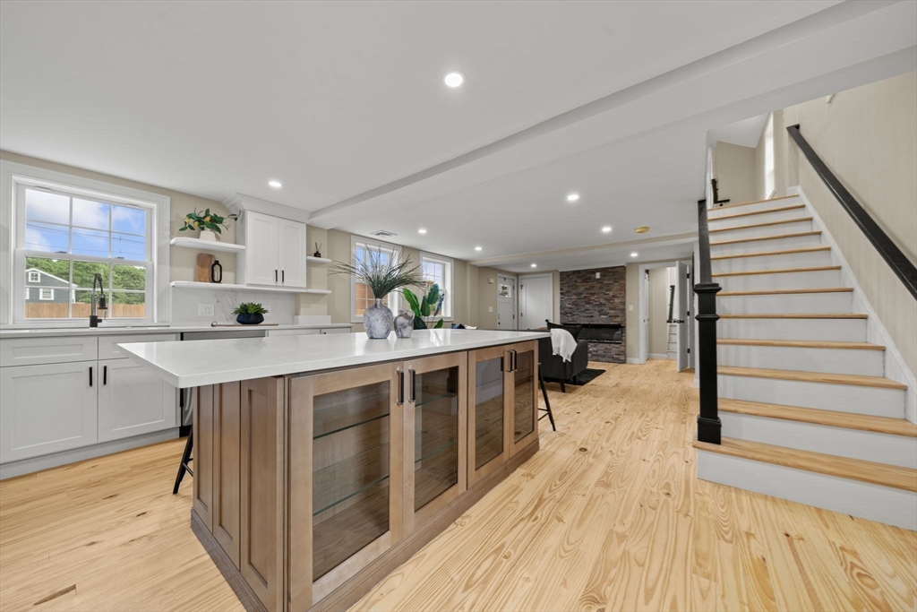162 High St #B in Danvers
