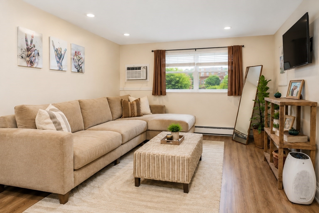 668 Robbins Ave #3 in Dracut