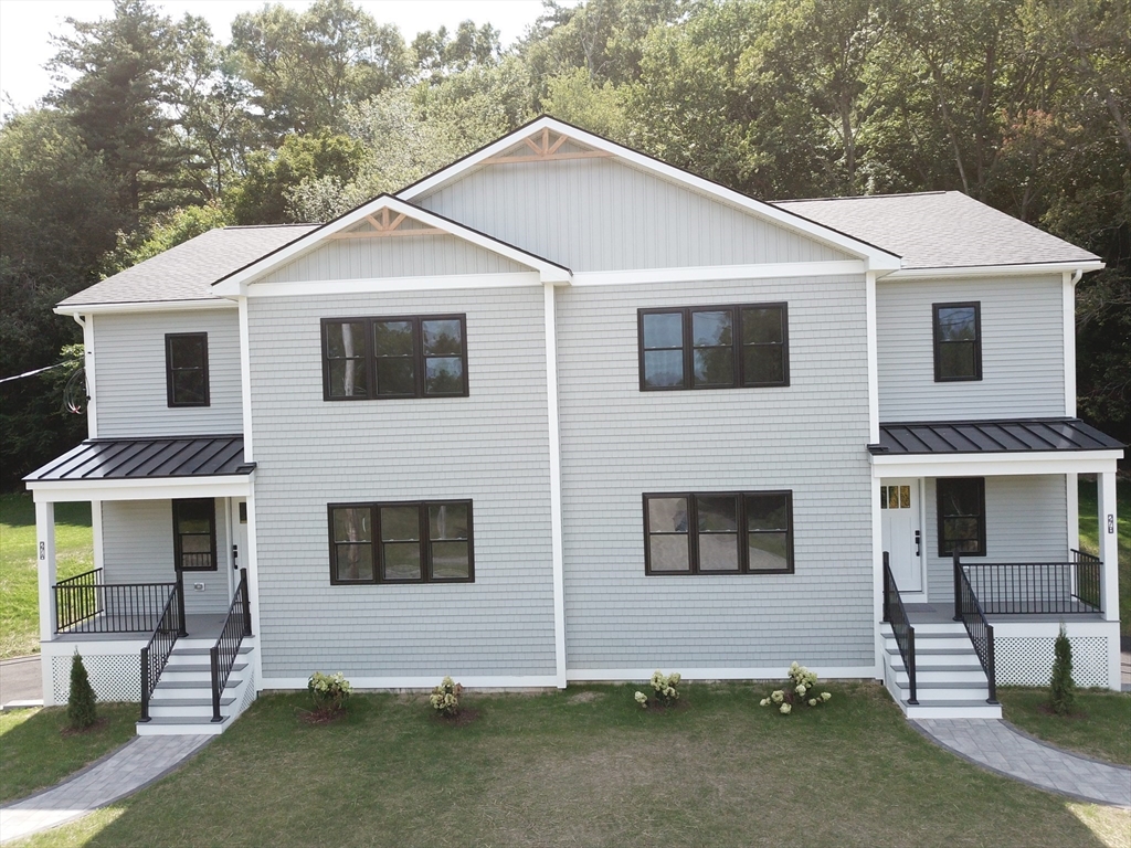 27 Rollins #B in Groveland