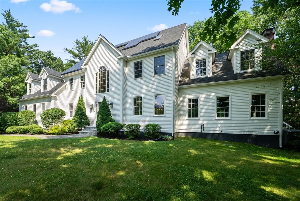 23 Falcon Ridge Dr in Hopkinton