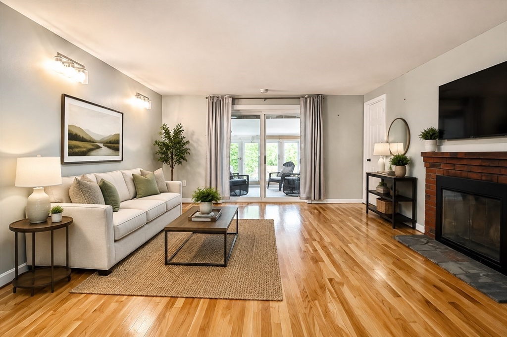 9 Champlain Dr. in Hudson