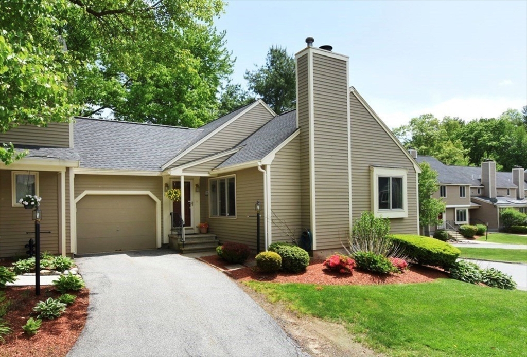 191 Brickett Hill Circle #191 in Haverhill