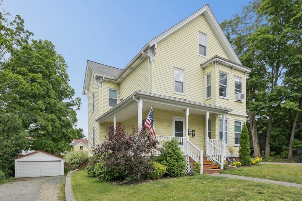 49 Felton Street in Hudson
