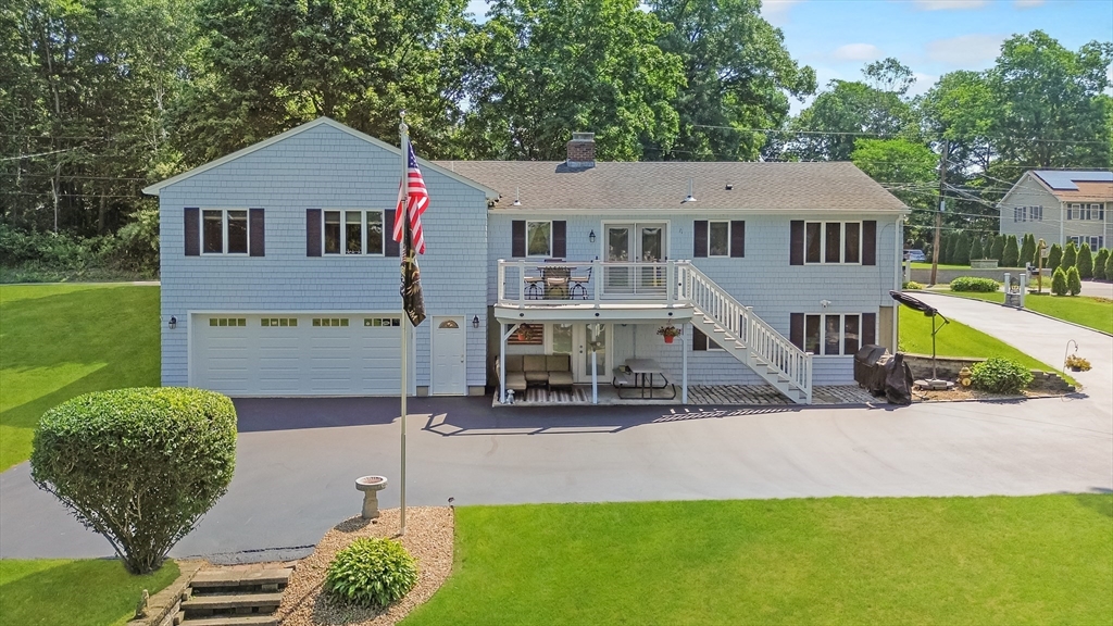 34 Macarthur Dr in Millbury