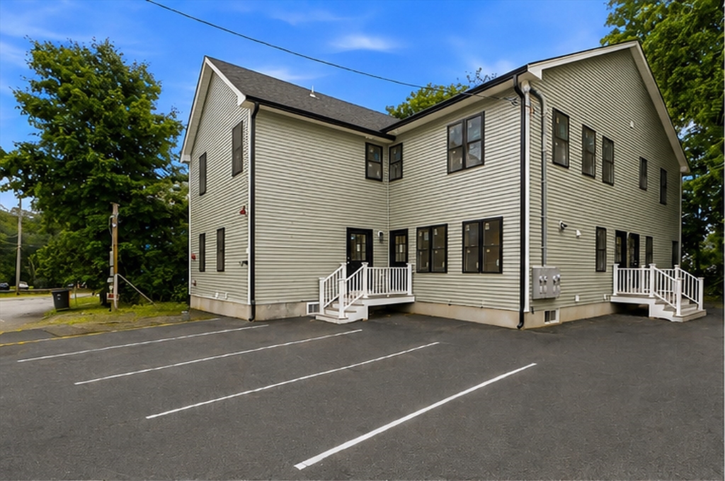 4 Mayhew St in Framingham
