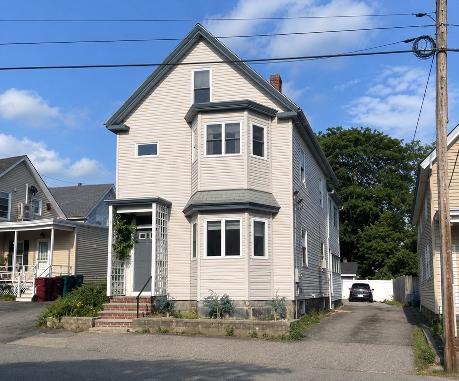 10 Payton St in Lowell