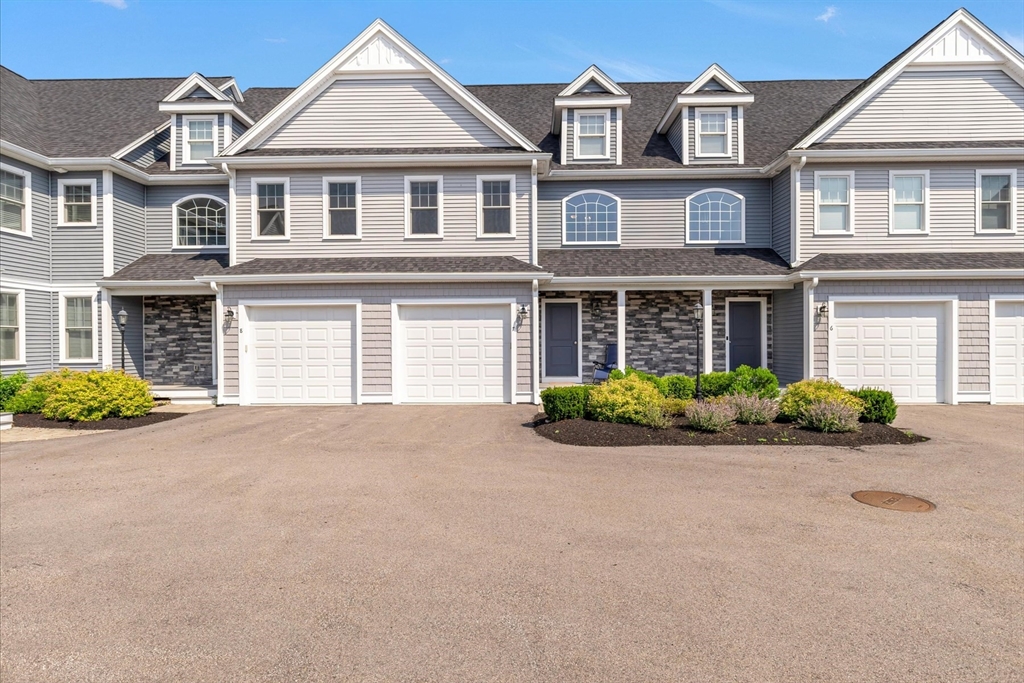 80 Lebaron Boulevard #7 in Lakeville