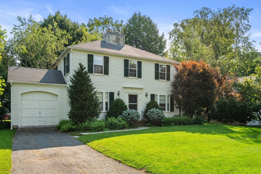 10 Wilde Rd in Wellesley Hills