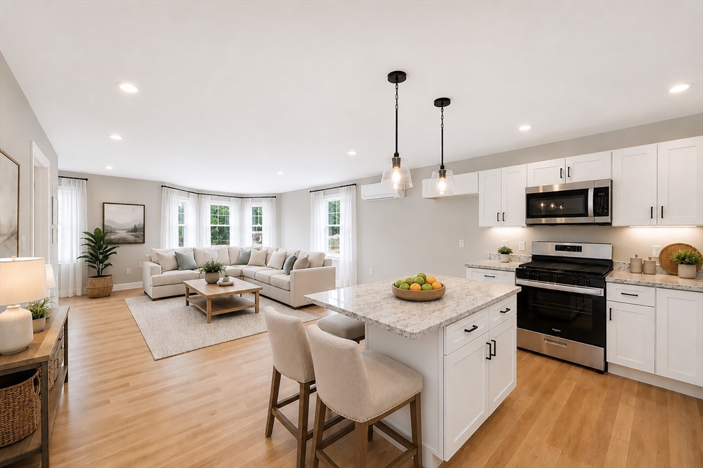 299 Quincy St, Building 3 #1 in Holbrook