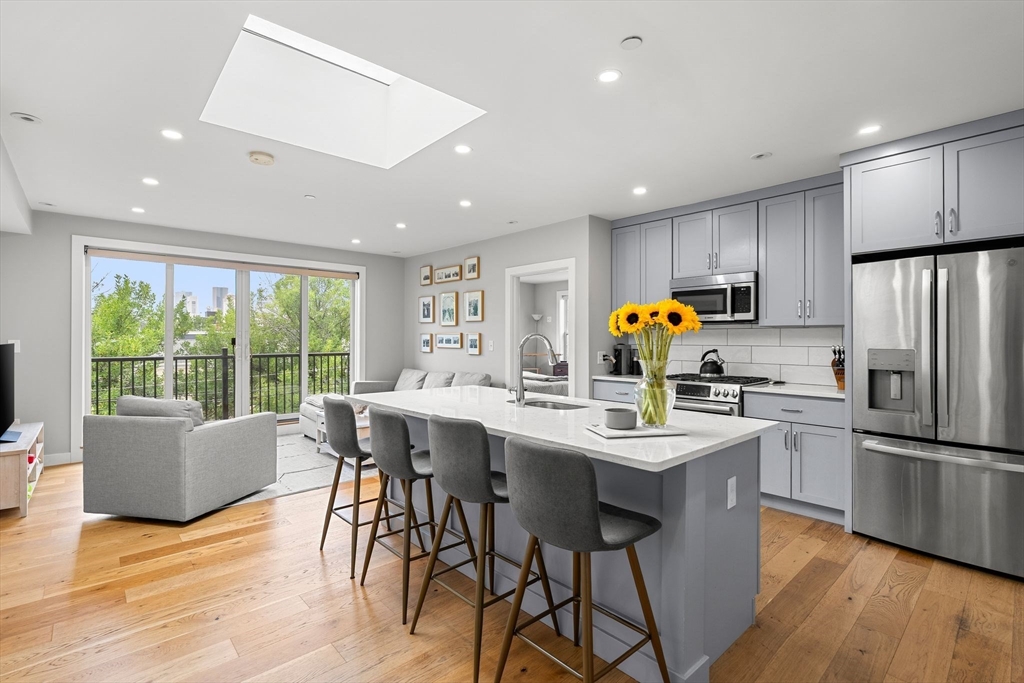 10 Everett St #402 in Boston