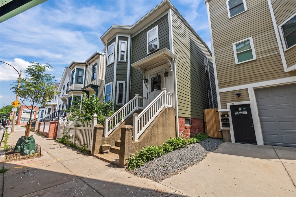 589 Saratoga St in Boston